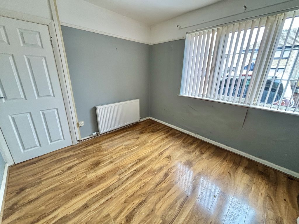 Property photo 3 of 18 Sitting Room