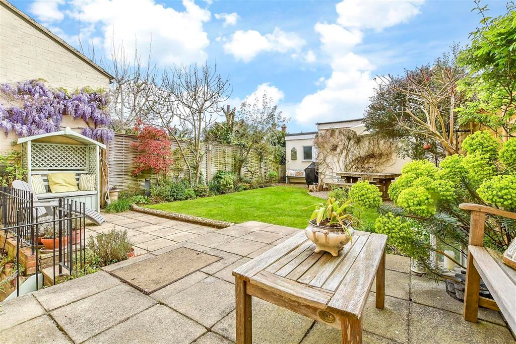 Property photo 1 of 15 Patio / Decking
