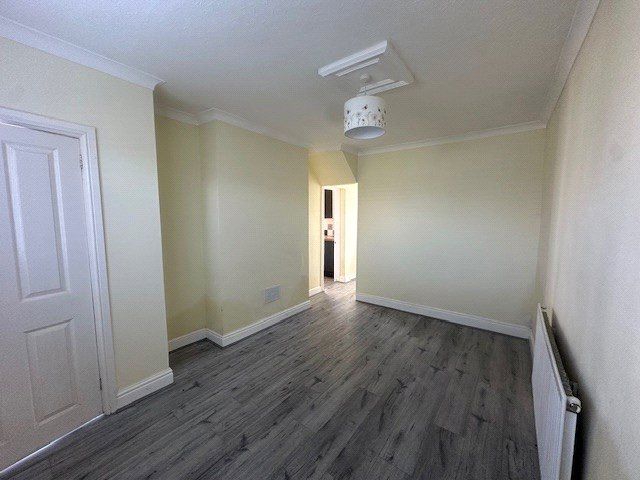 Property photo 3 of 21 Picture No. 23