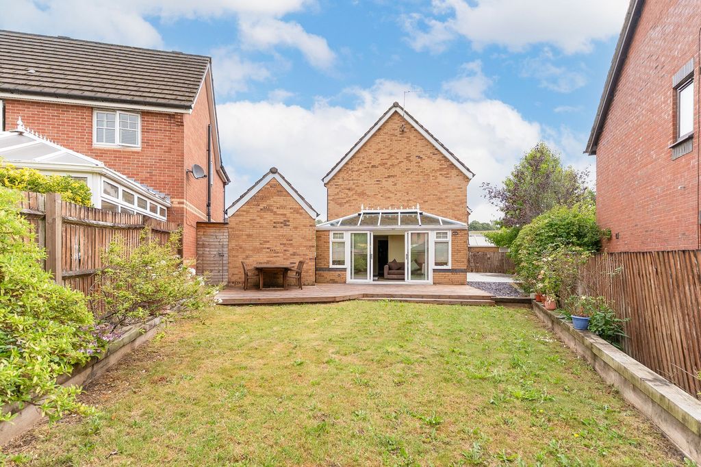 Property photo 2 of 33