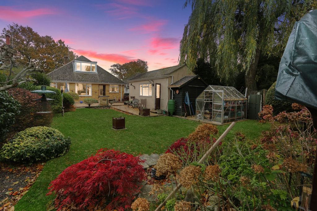 Property photo 2 of 22 Garden At Dusk