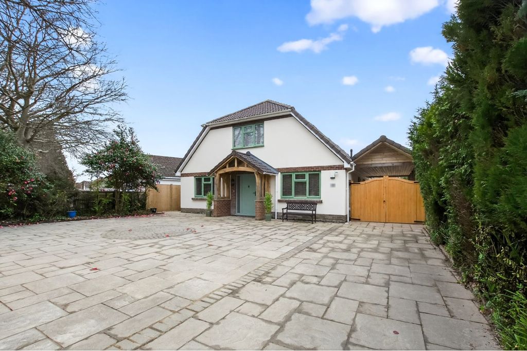 Property photo 1 of 28 Front View