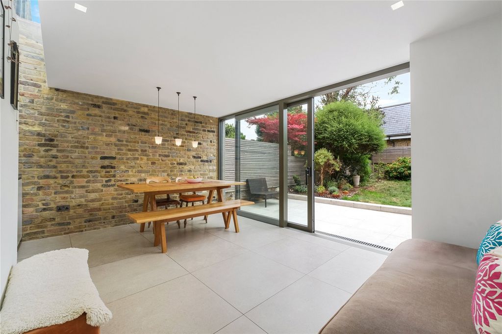 Property photo 2 of 18 Picture No. 09