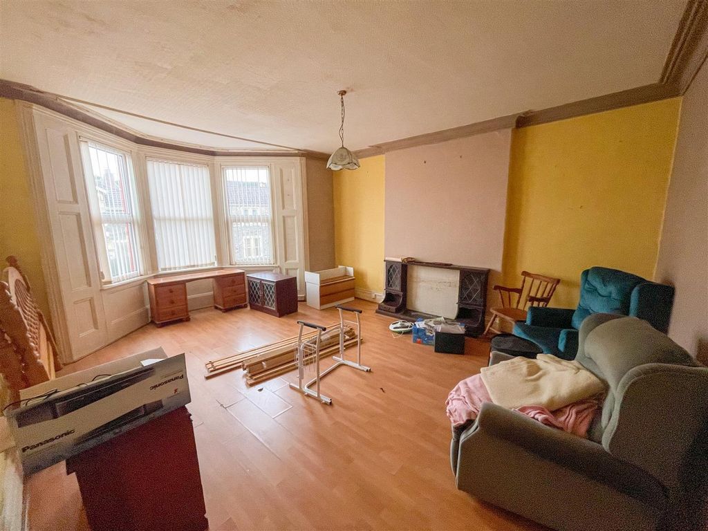 Property photo 3 of 18 Bedroom 1