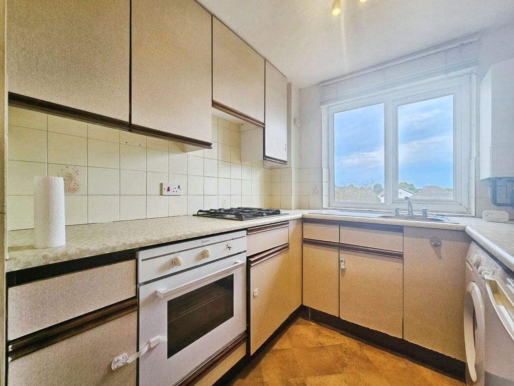 Property photo 2 of 7 Kitchen