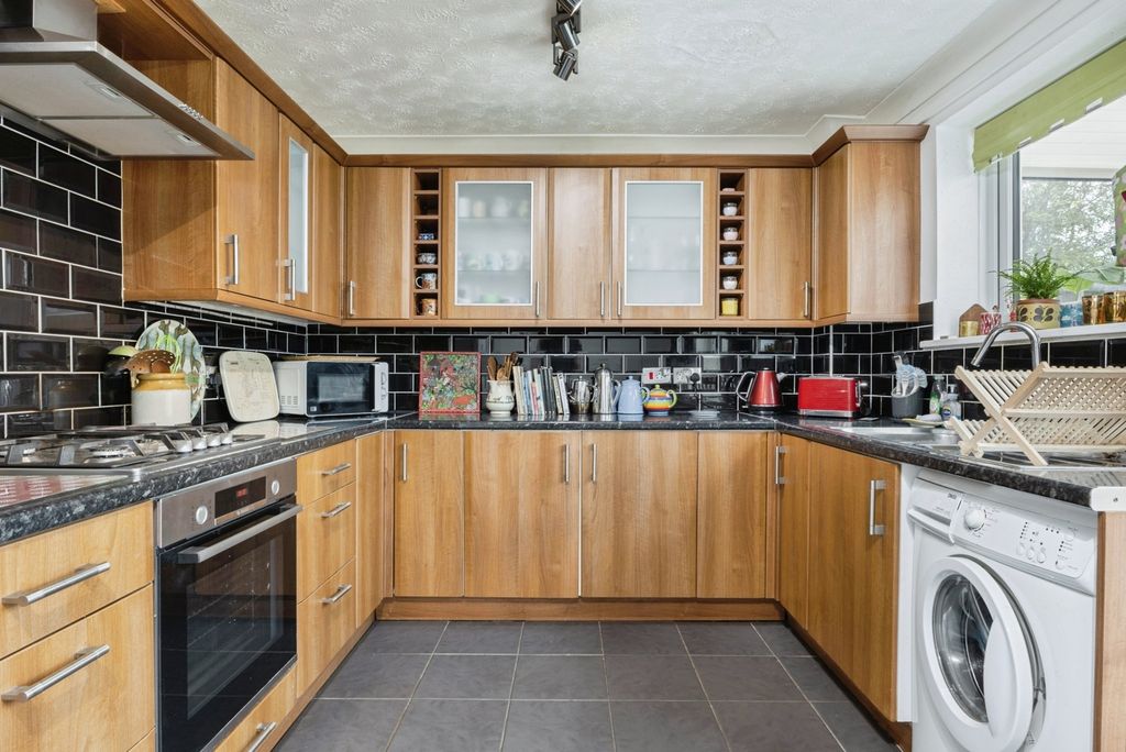 Property photo 3 of 18 Pbox-Img.Jpg