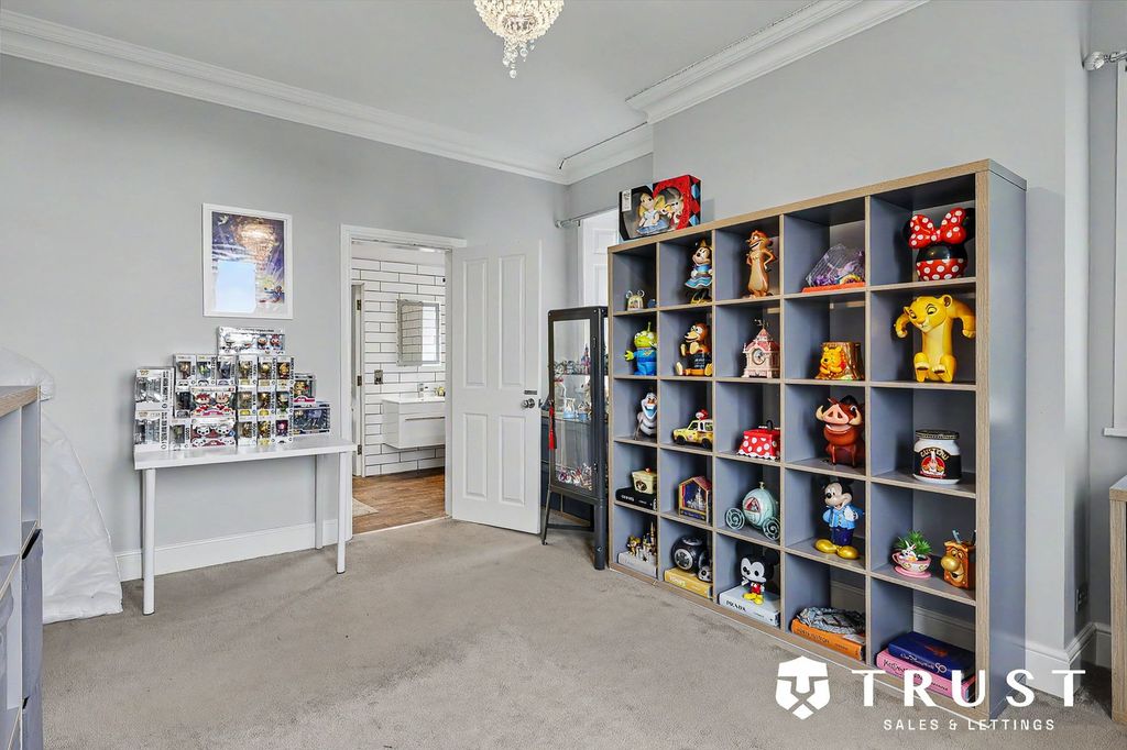 Additional image 57 of 6 bed detached house for saleStation Lane, Birkenshaw BD11