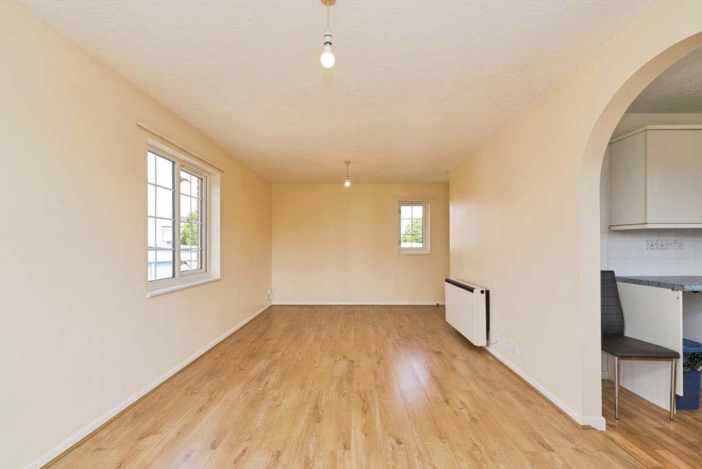 Property photo 3 of 17 Photo