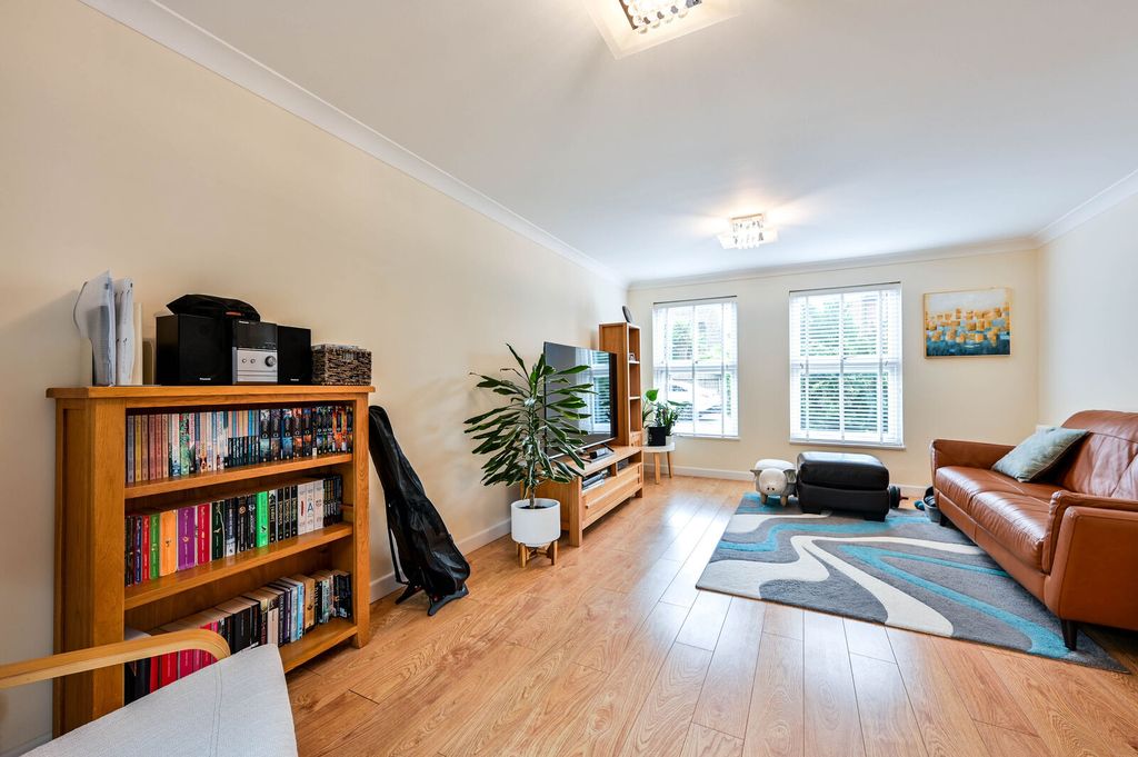 Property photo 3 of 23