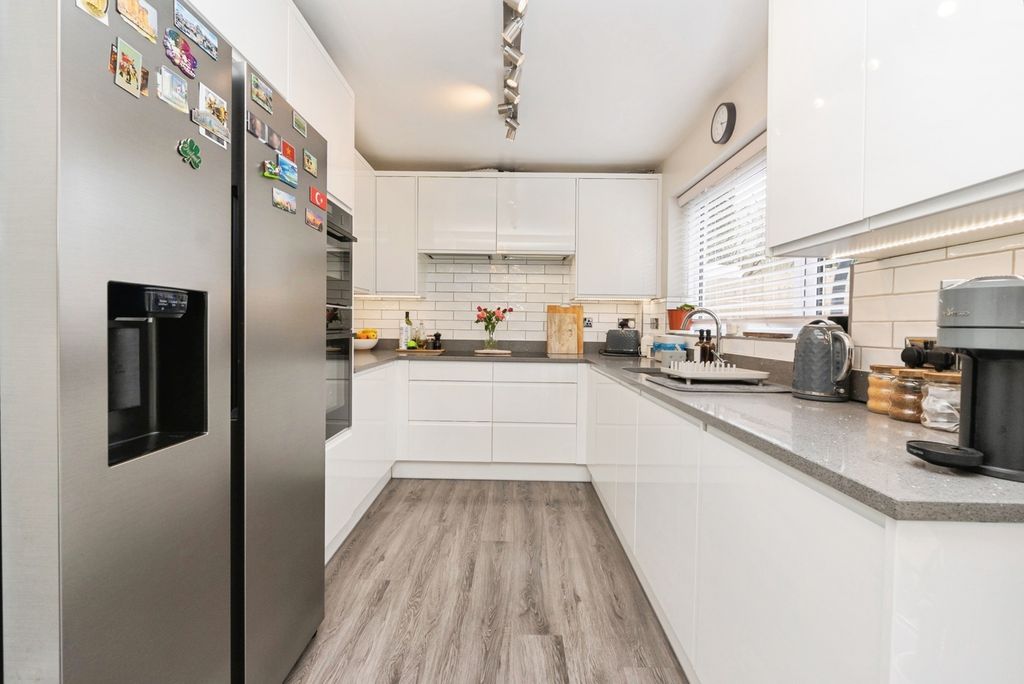 Property photo 3 of 20 Pbox-Img.Jpg