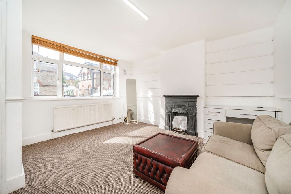 Property photo 3 of 7