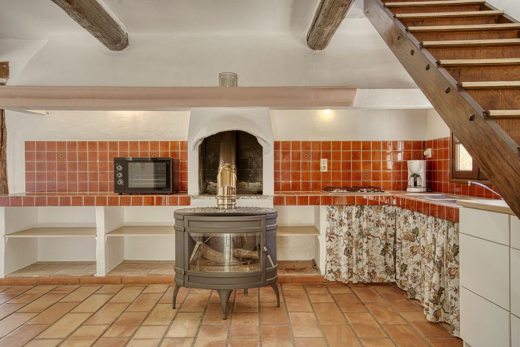 Property photo 2 of 19 Image