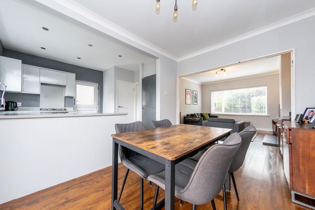 Property photo 2 of 32