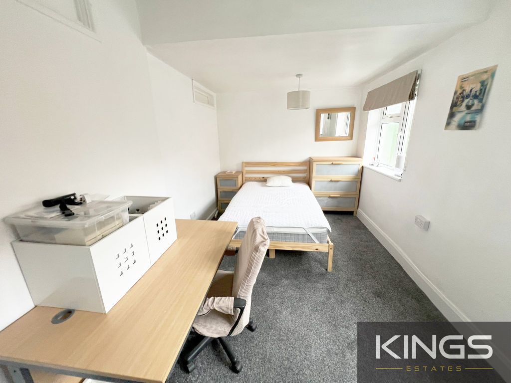 Property photo 3 of 11 9 North Rd (12)Logo