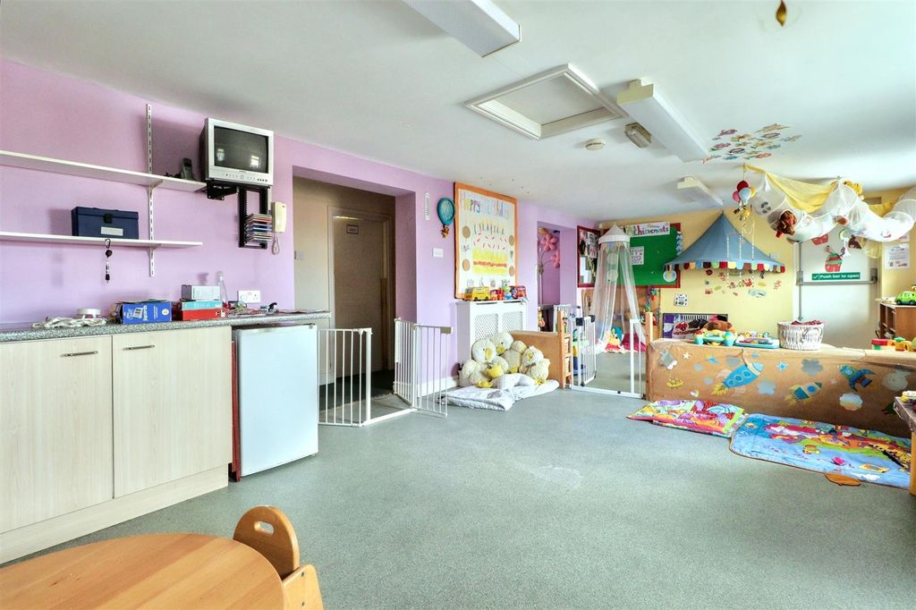 Property photo 2 of 14