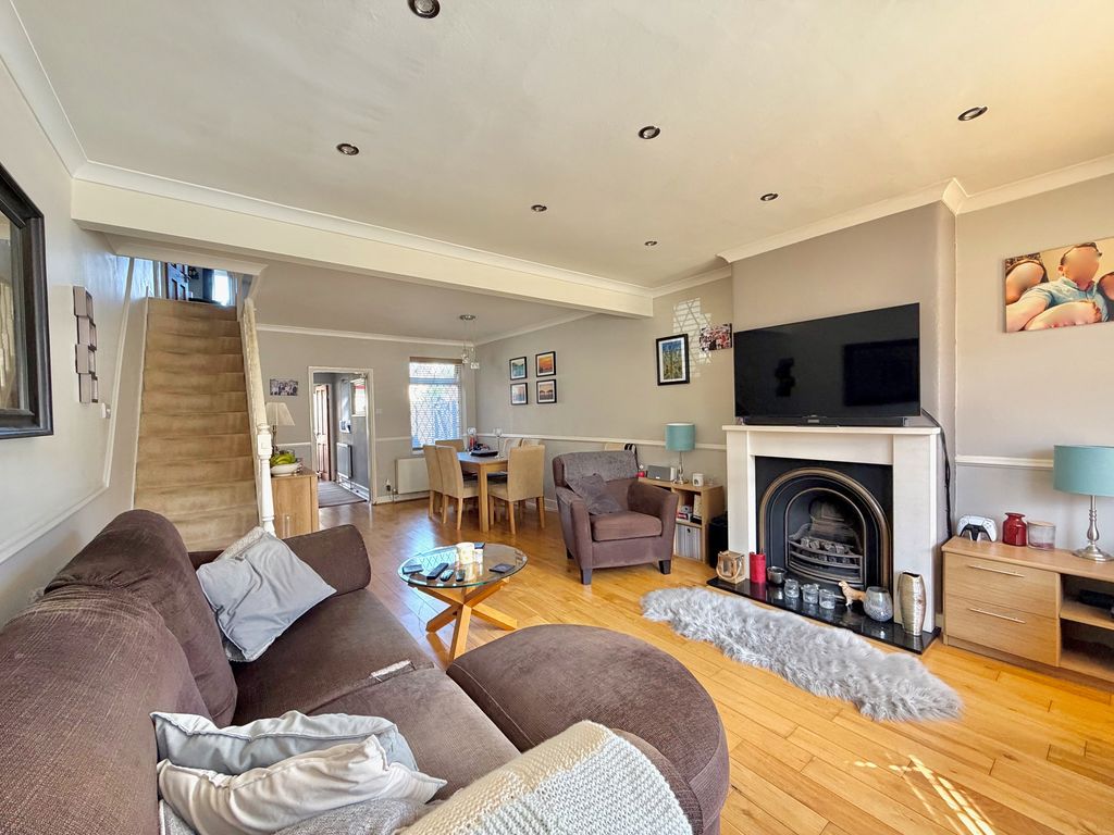 Property photo 3 of 17 Living/Dining Area