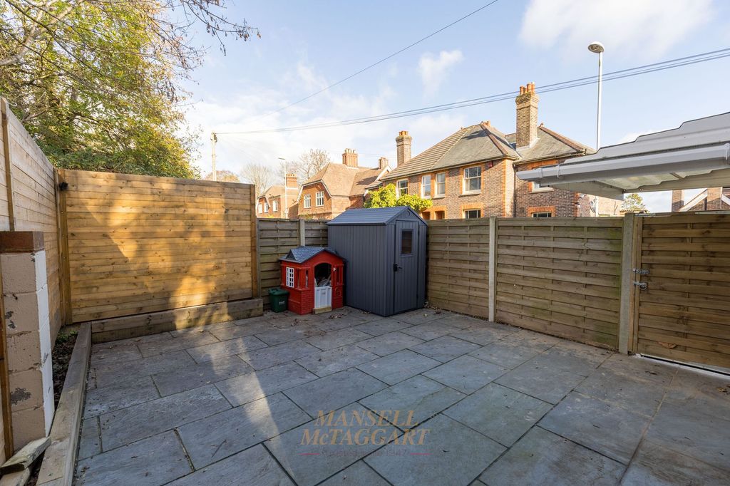 Property photo 2 of 21