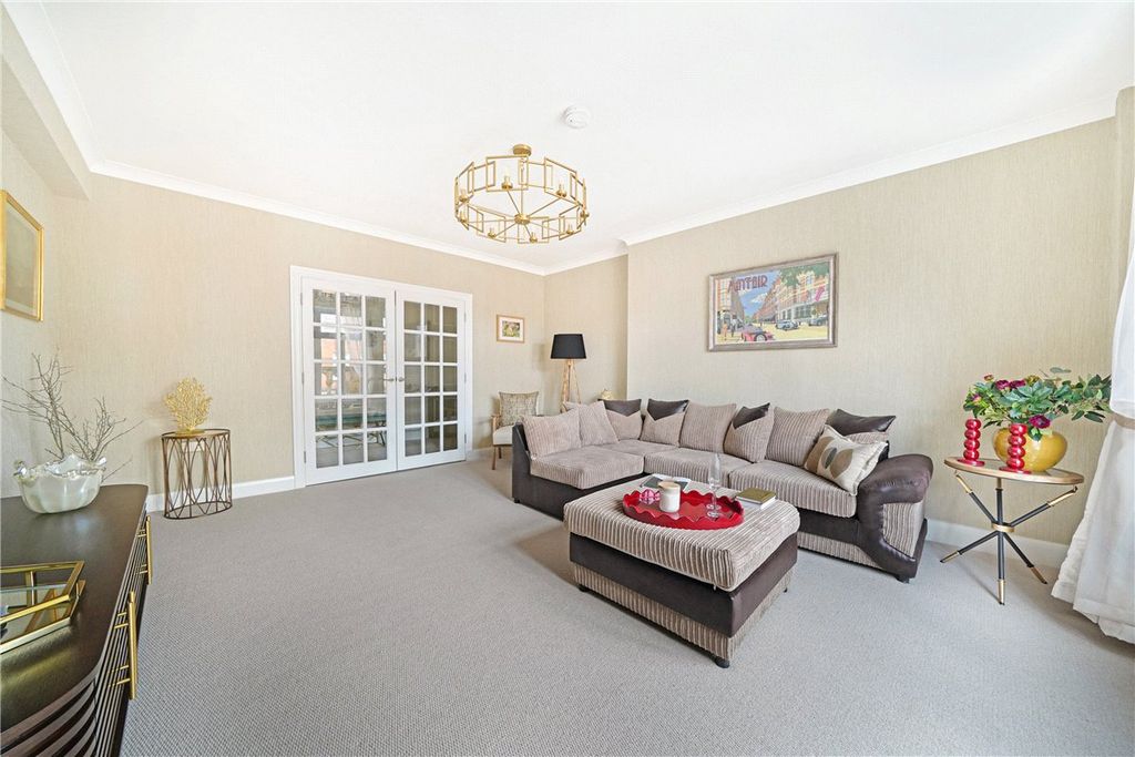 Property photo 1 of 25 Picture No. 18
