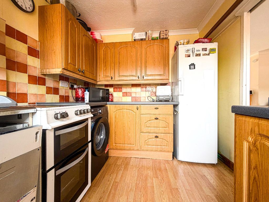 Property photo 2 of 9 5200552