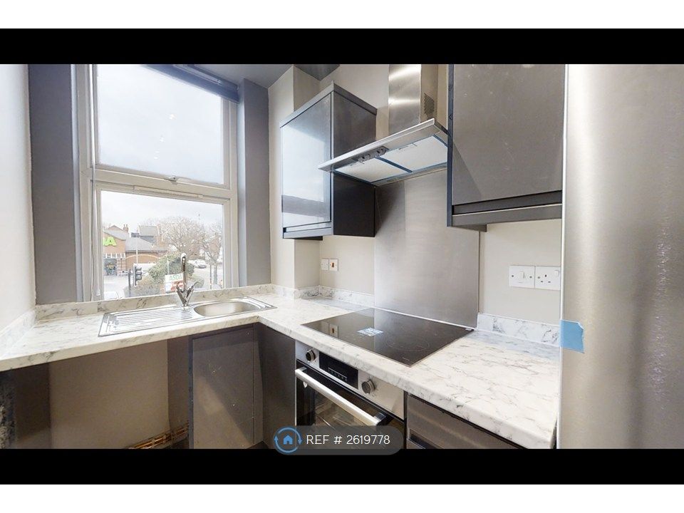 Property photo 3 of 6 Kitchen