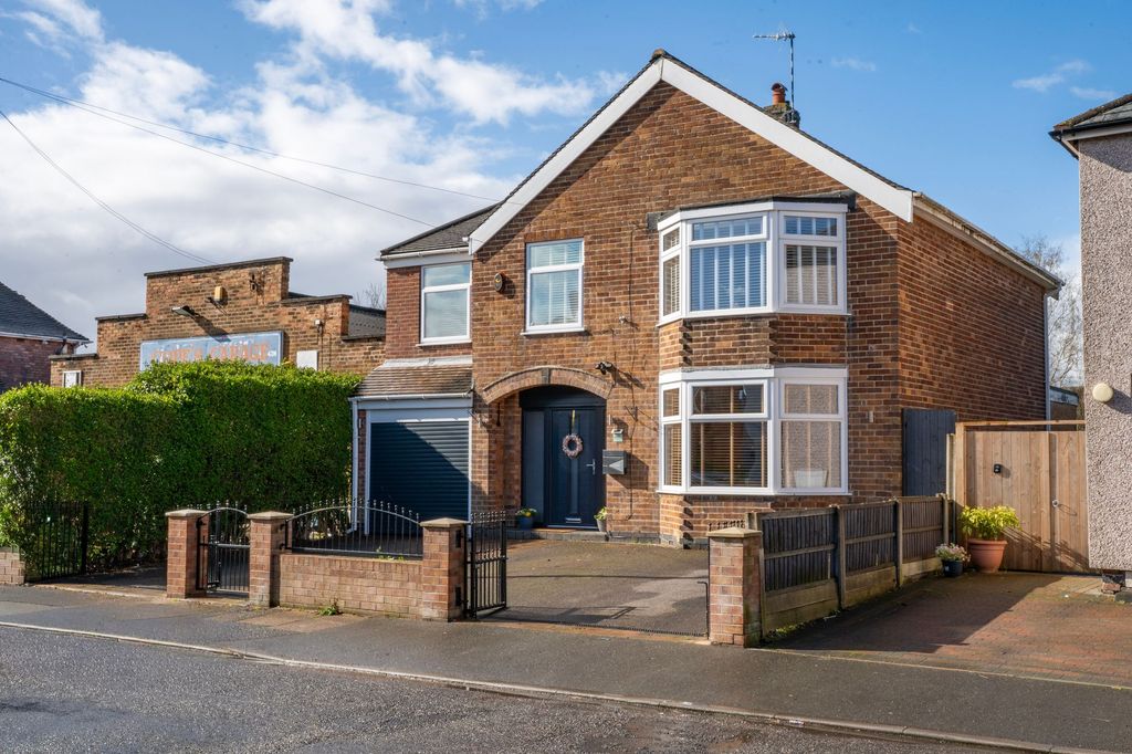 Property photo 1 of 39