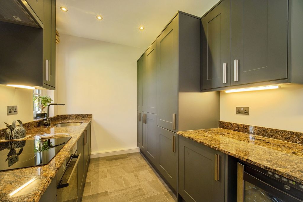 Property photo 2 of 21 Pbox-Img.Jpg