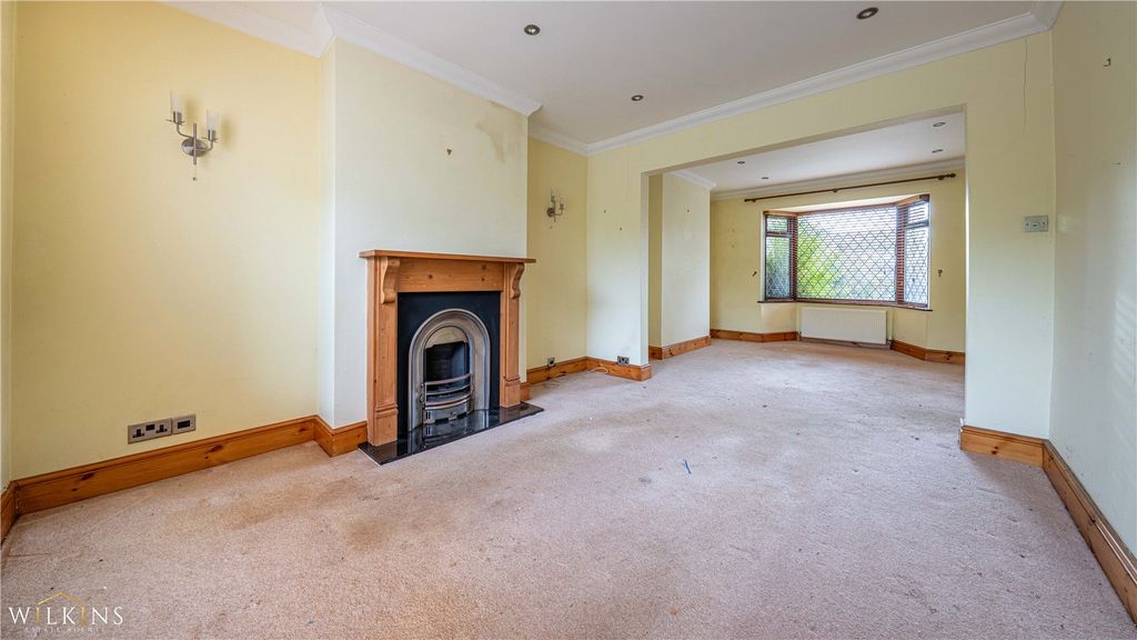 Property photo 2 of 23 Picture No. 13