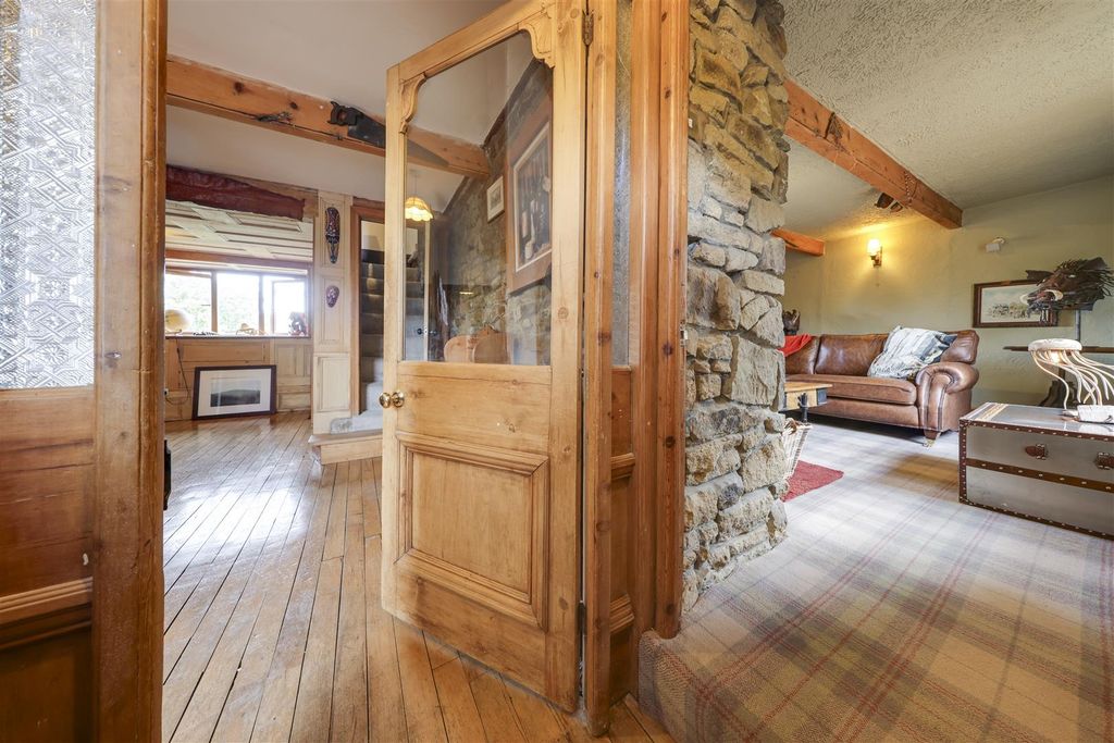Property photo 3 of 44 Entrance Vestibule