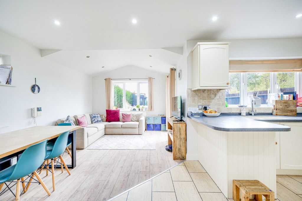 Property photo 2 of 29