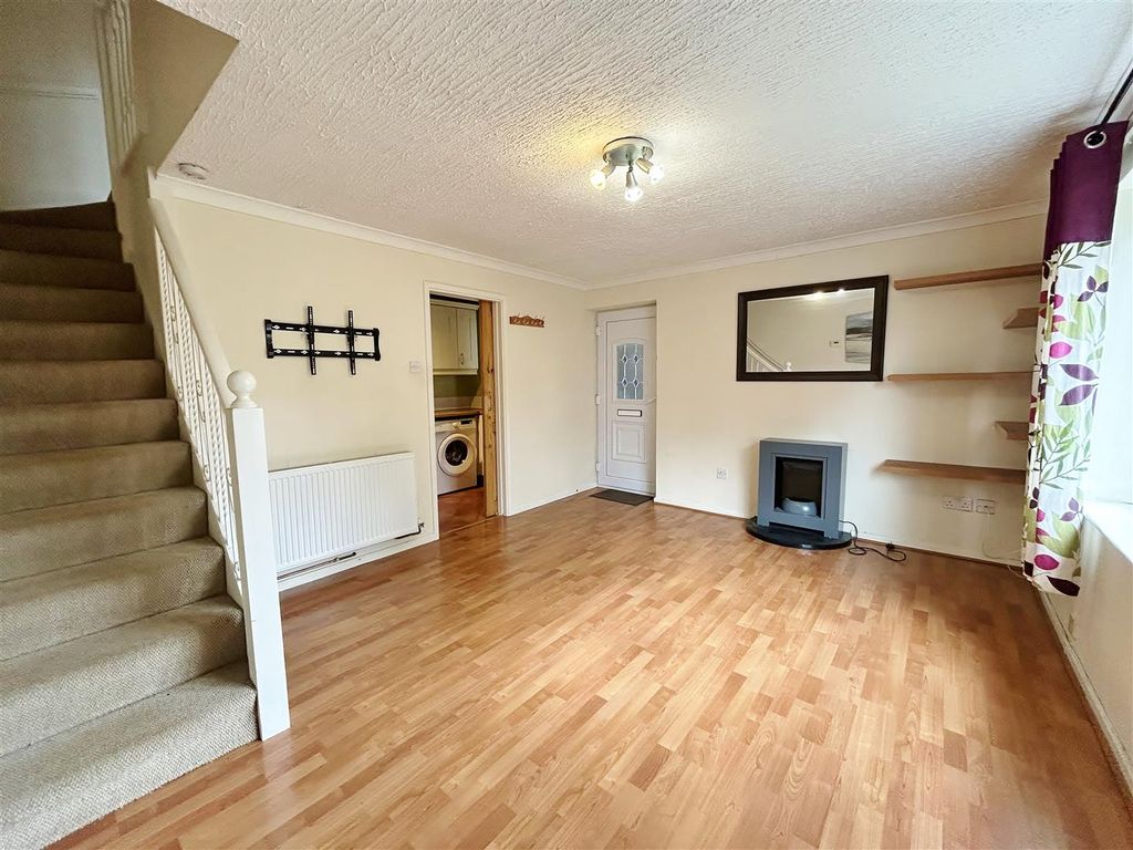 Property photo 2 of 12 Lounge