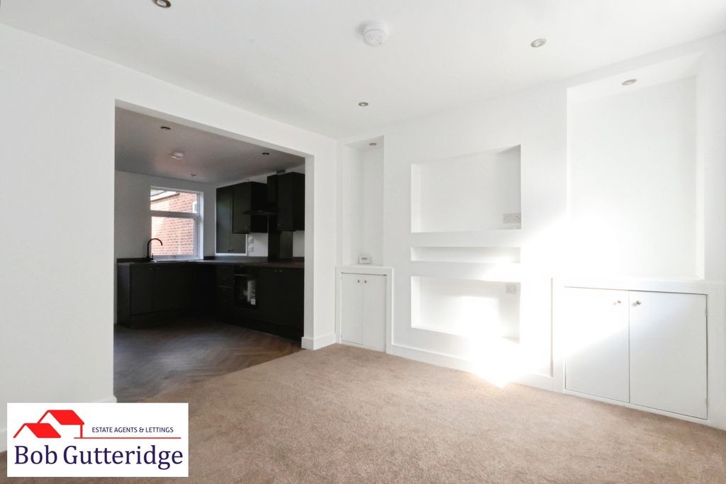 Property photo 1 of 12 Lounge