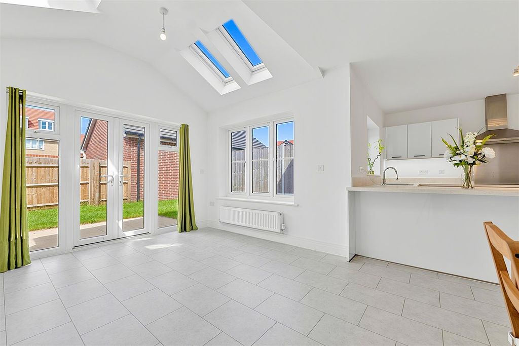 Property photo 2 of 37