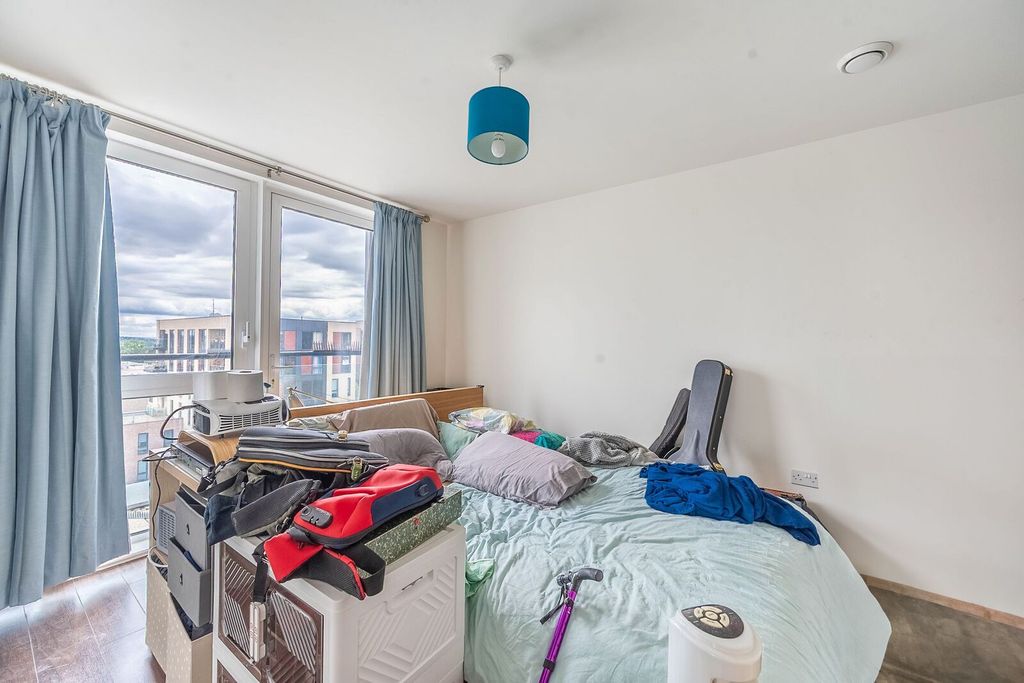 Additional image 9 of 3 bed flat for saleGreen Lane, Elstree, Edgware HA8