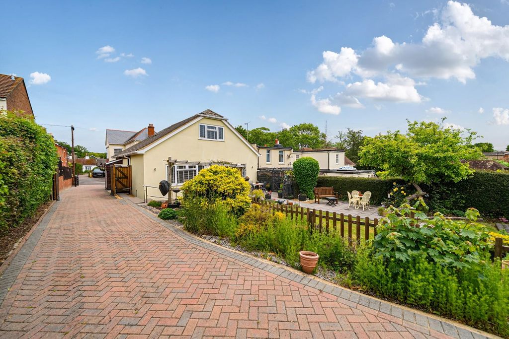 Property photo 3 of 37 1458697-4-6A07133539B27-Arw-1.Jpg
