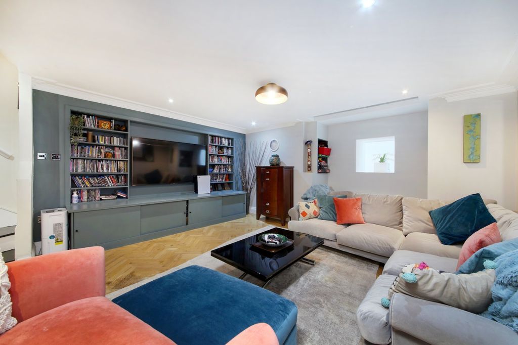 Property photo 1 of 21