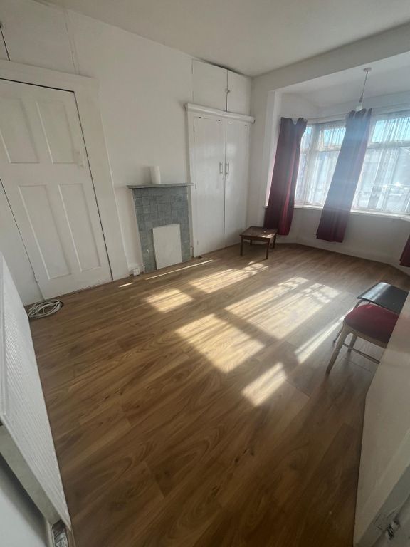 Property photo 2 of 5 Gallery