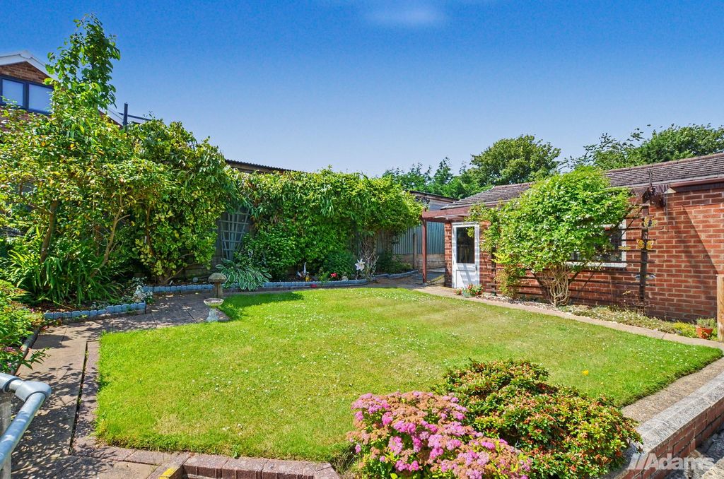 Property photo 2 of 26