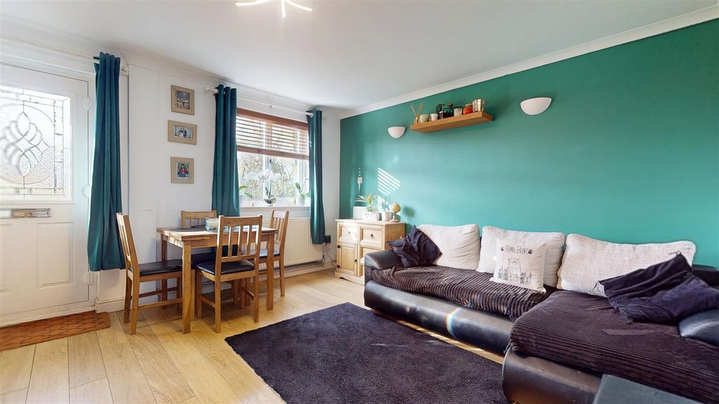 Property photo 3 of 16 11102025_001256.Jpg