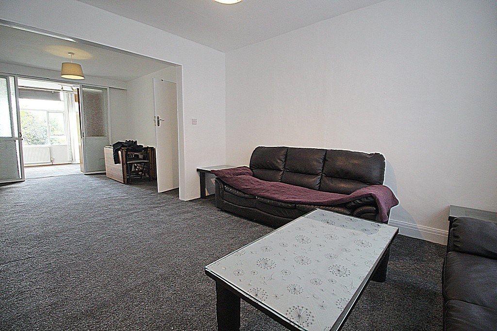 Property photo 3 of 9 Gallery