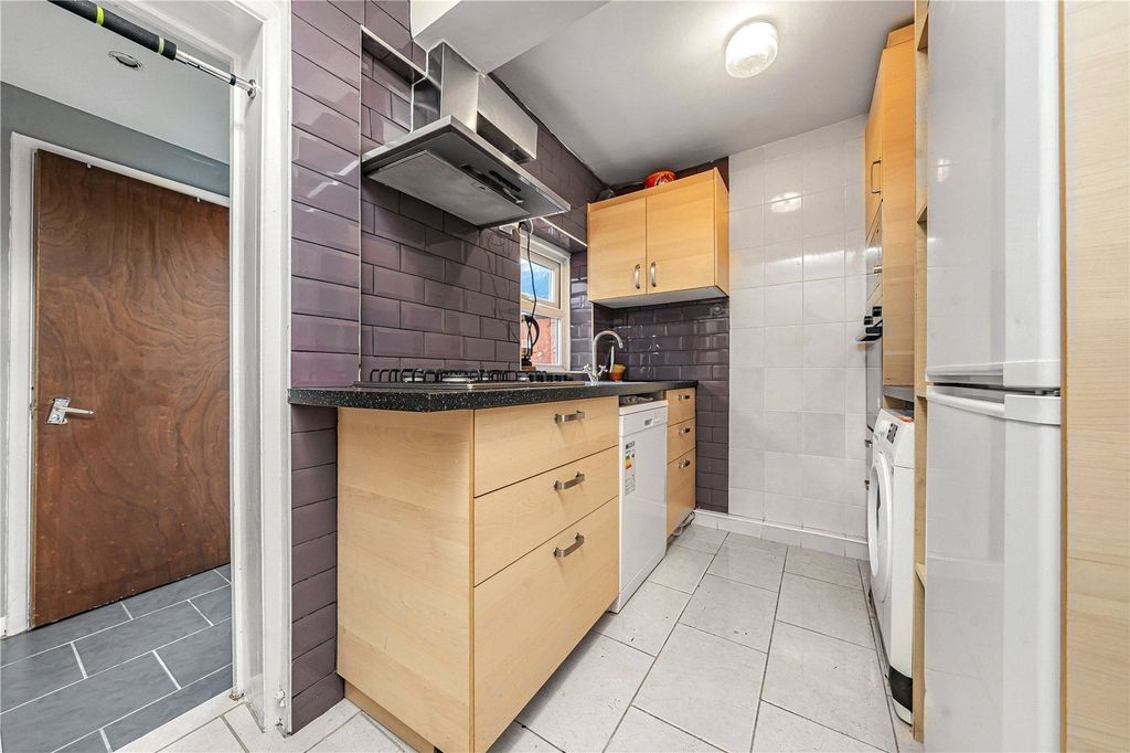 Property photo 3 of 11 Picture No. 10