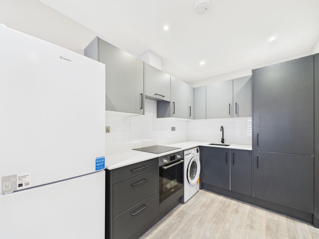 Property photo 2 of 7 Cam02841G0-Pr0037-Still002