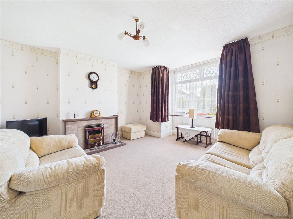 Property photo 2 of 27 Picture No. 11