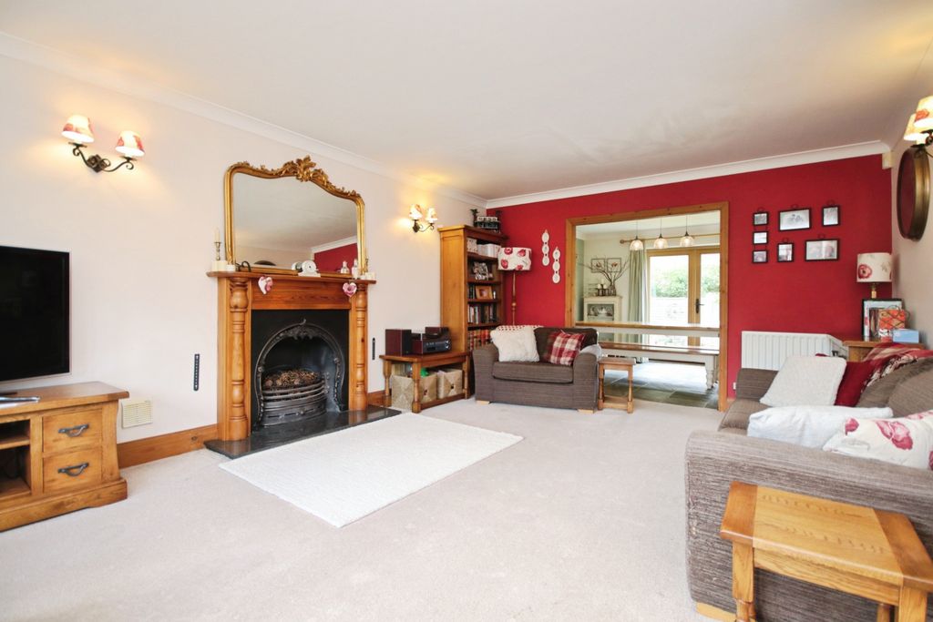 Property photo 2 of 20