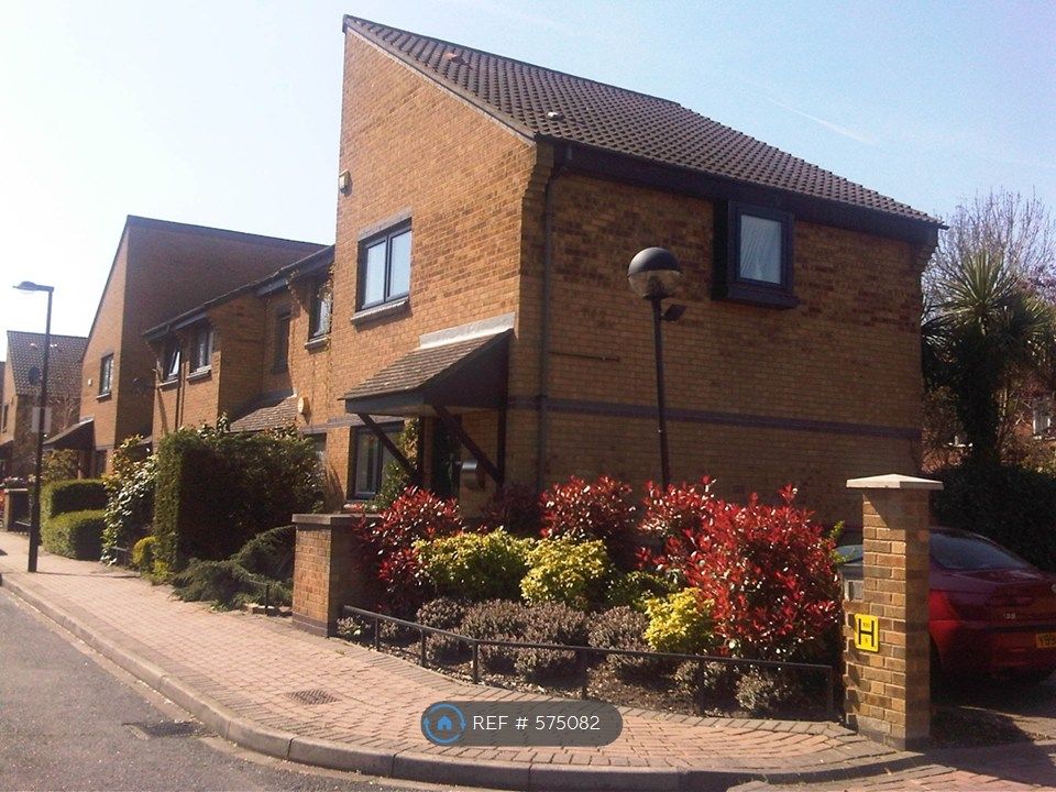 Property photo 1 of 7 End Of Terrace