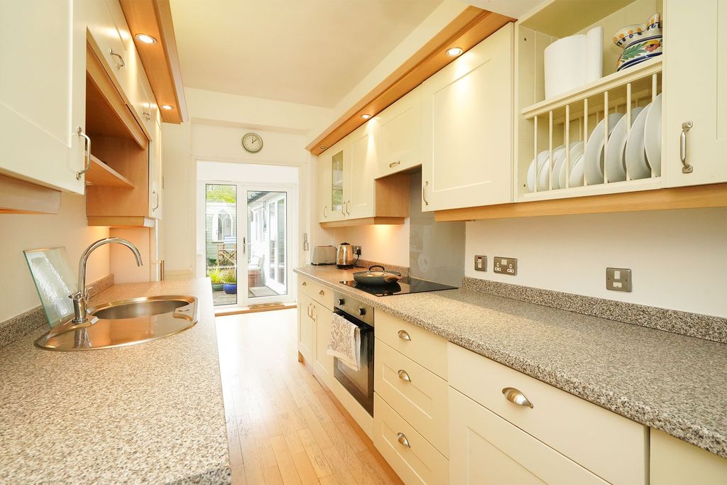 Property photo 2 of 24