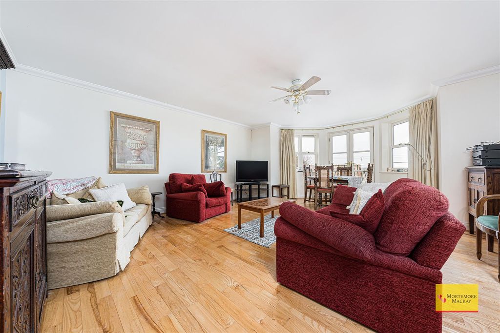 Property photo 2 of 20 003.Jpg