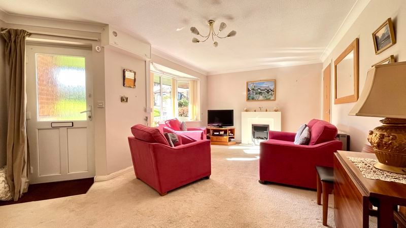 Property photo 3 of 10 Sitting/Dining Room