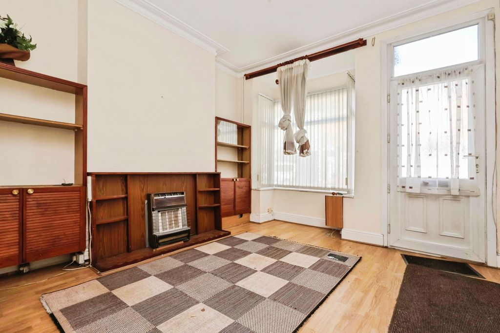 Property photo 3 of 14 Photo