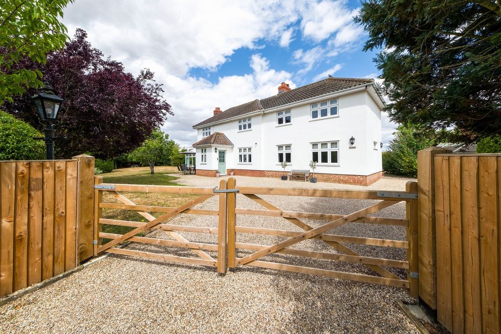 Property photo 1 of 31