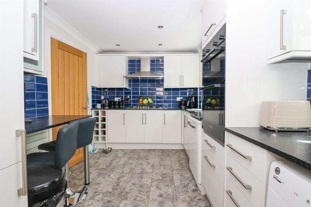 Property photo 3 of 14 Img_8890.Jpg